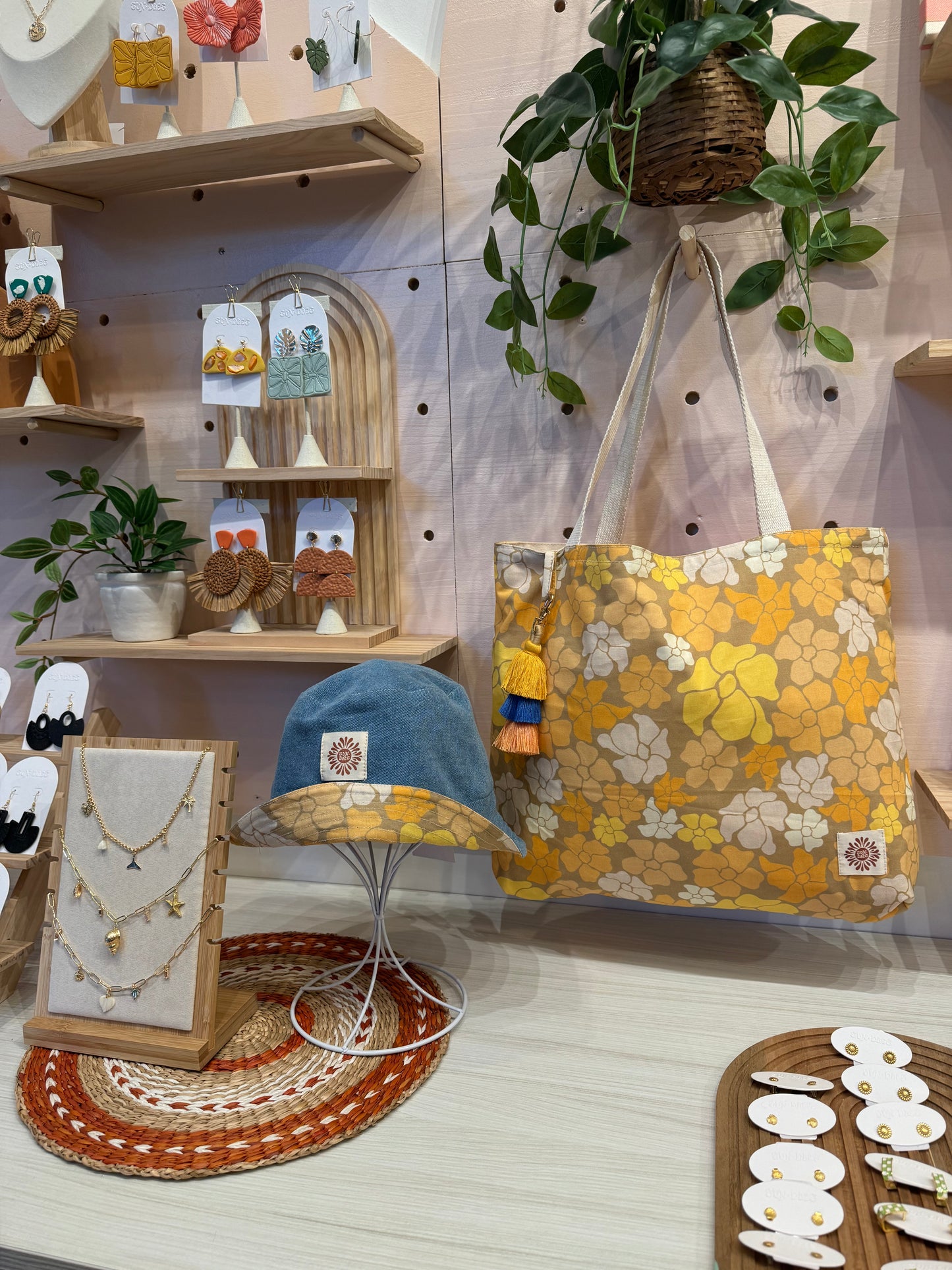 Puakenikeni Everything tote