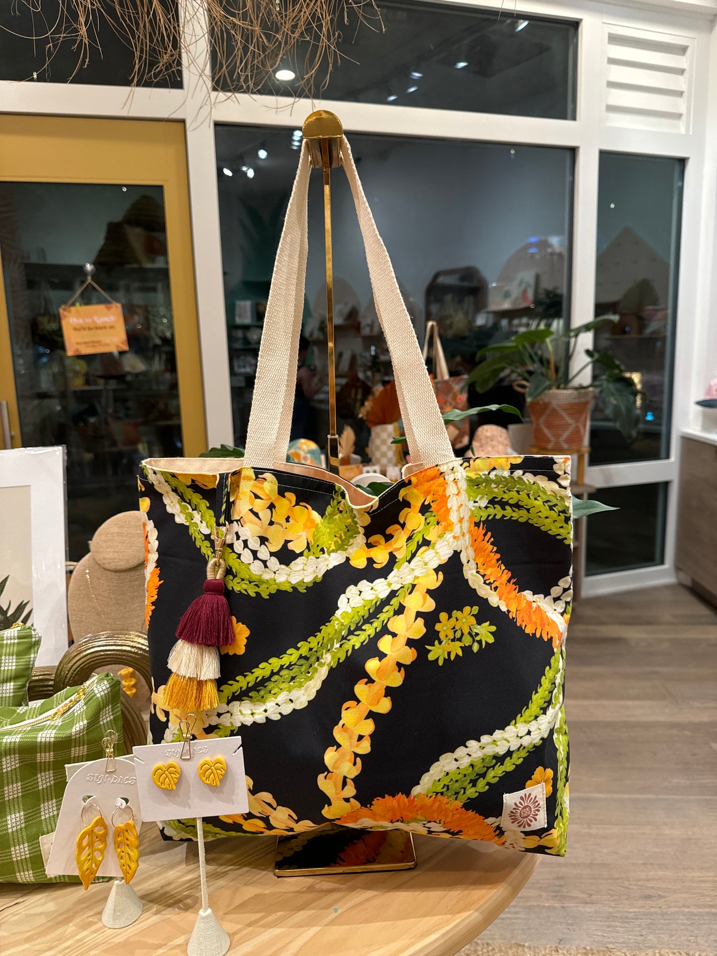 Black Lei Everything Tote