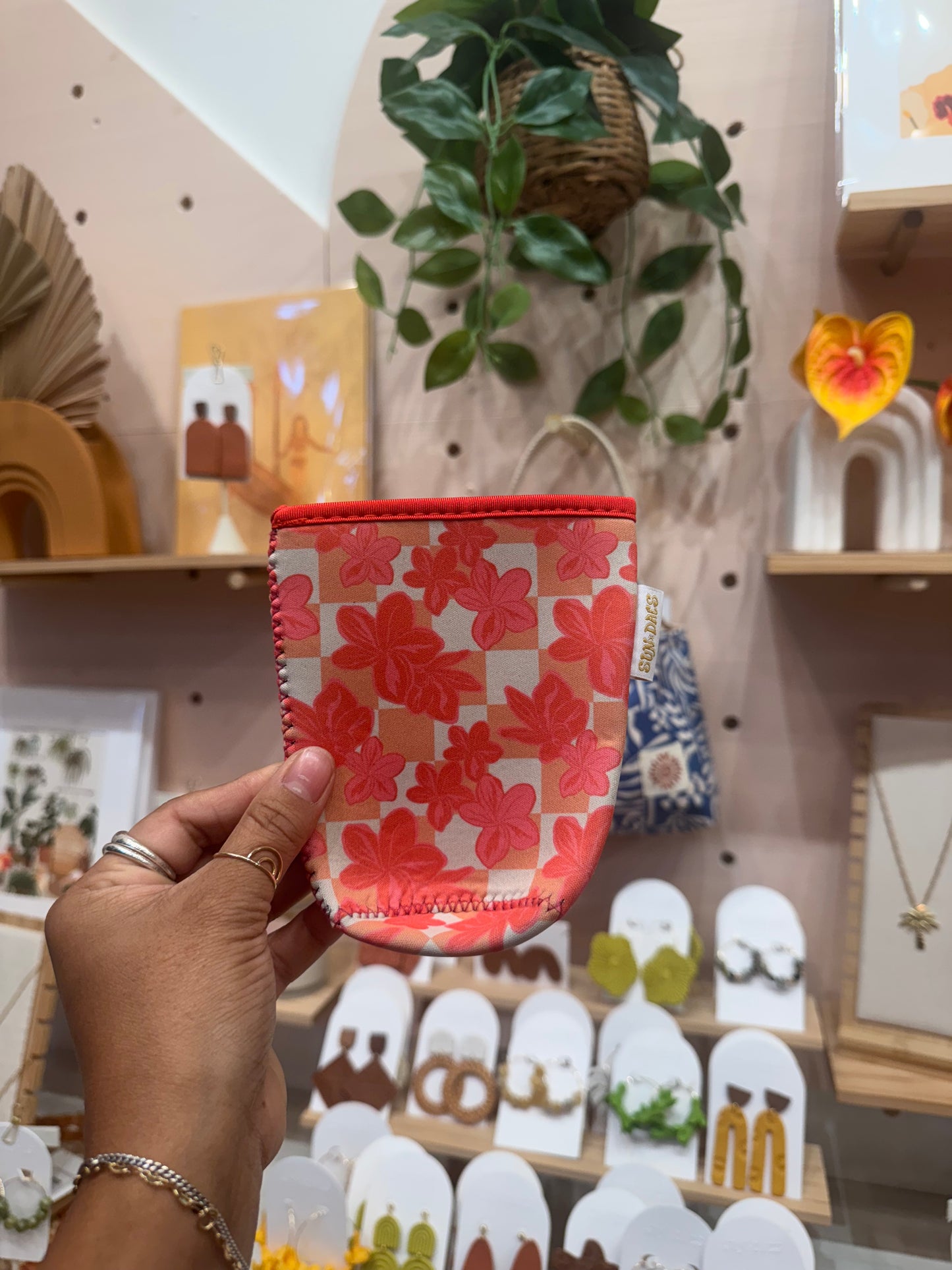 Checkered Plumeria Coffee Sleeve LRG