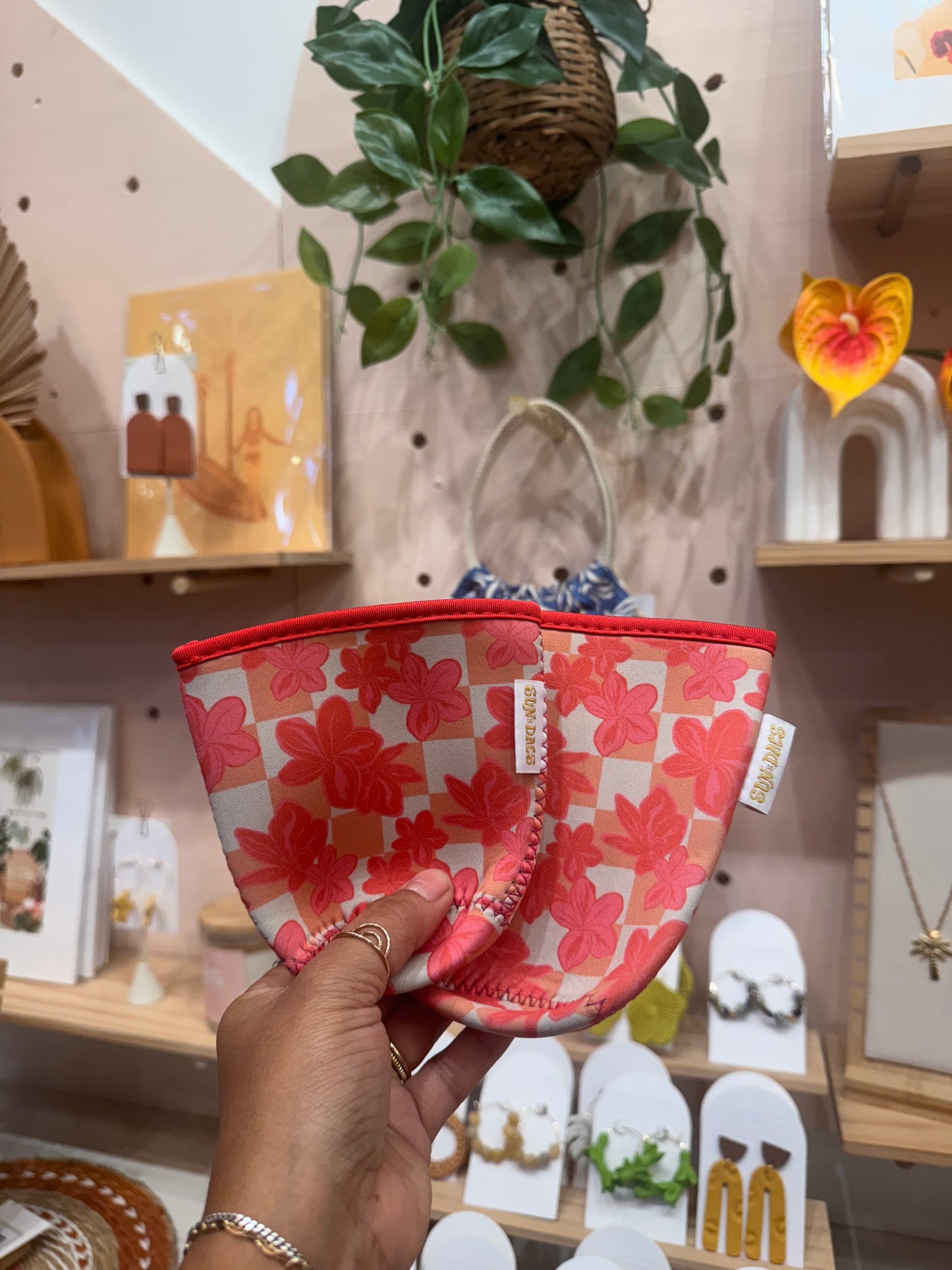 Checkered Plumeria Coffee Sleeve SML