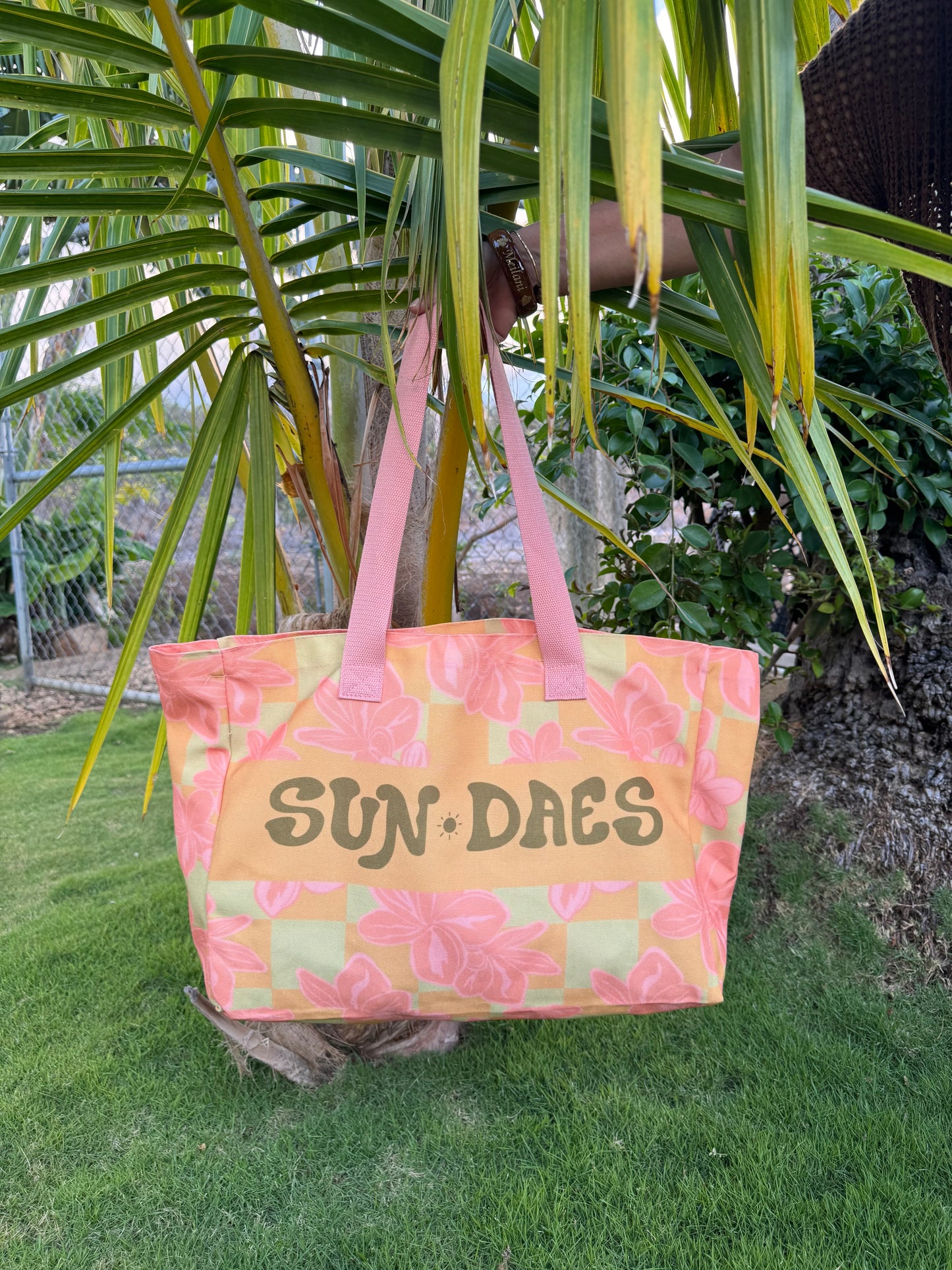 Exclusive MIH tote 2025