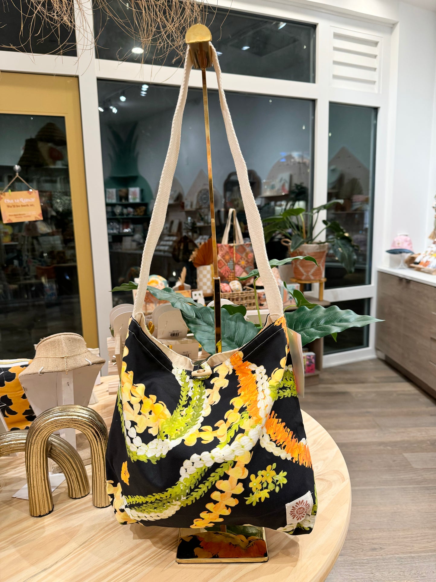Black Lei Hobo