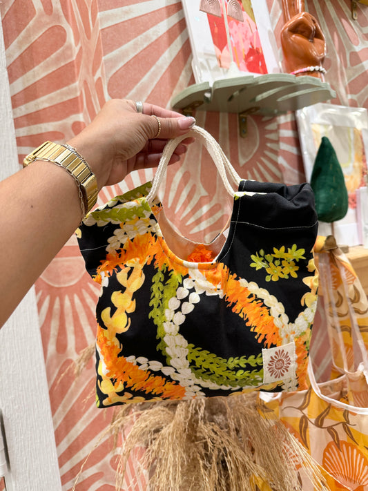 Black lei handbag