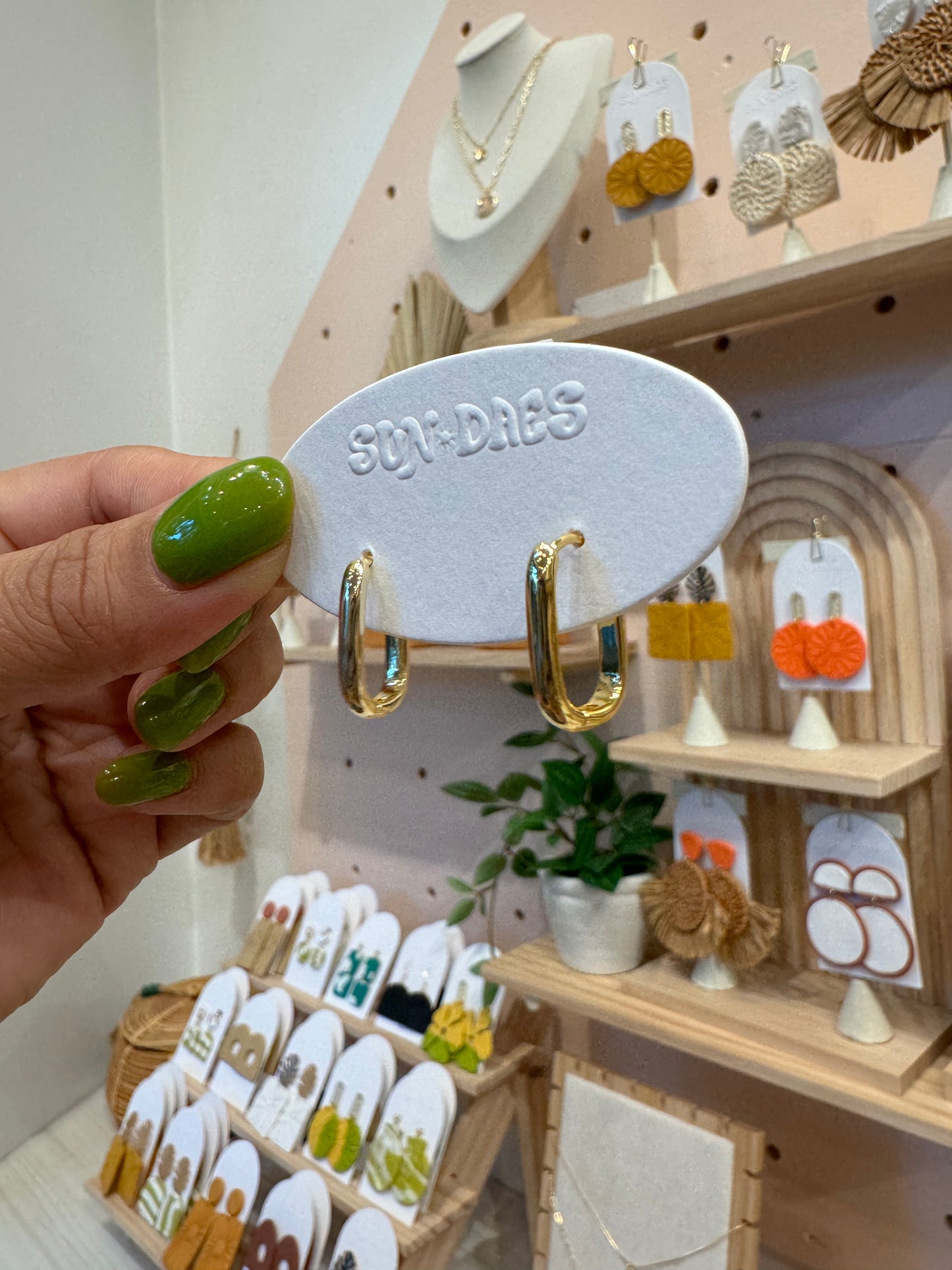 Med Huggie Hoops
