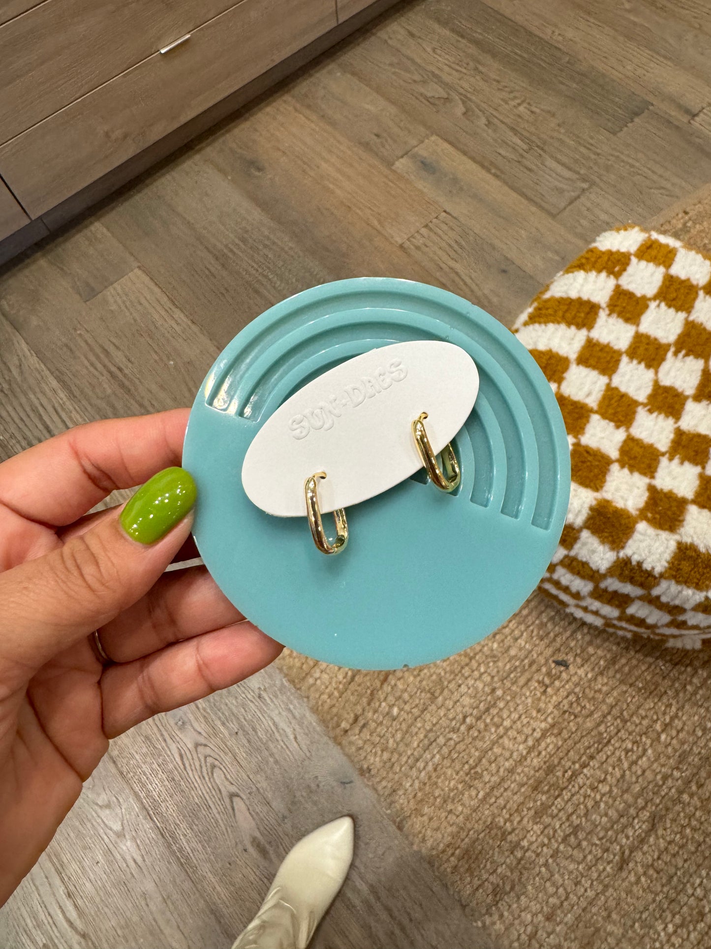 Med Huggie Hoops