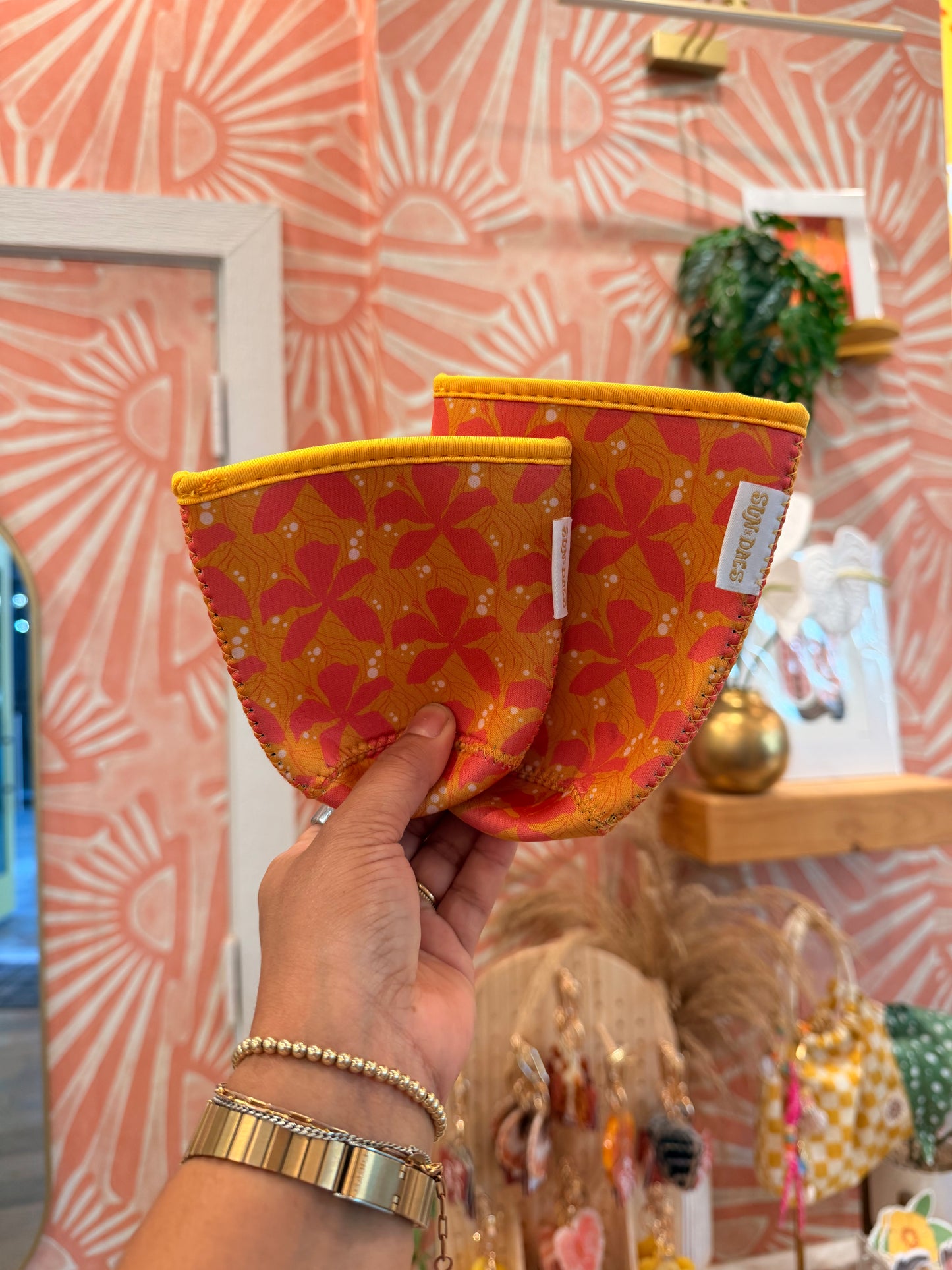 Groovy hibiscus coffee sleeve small
