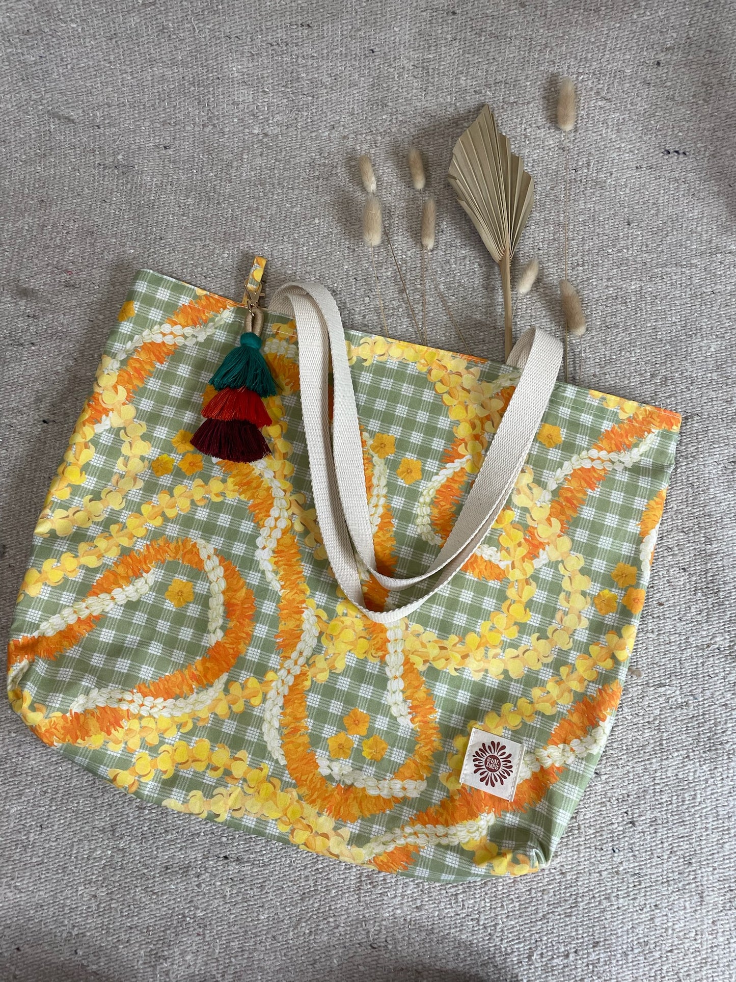Lei Palaka in everything tote