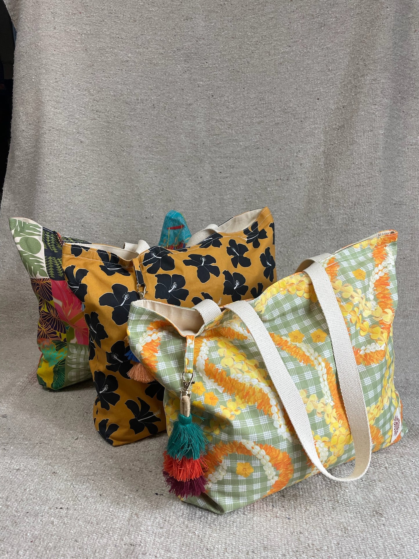 Lei Palaka in everything tote