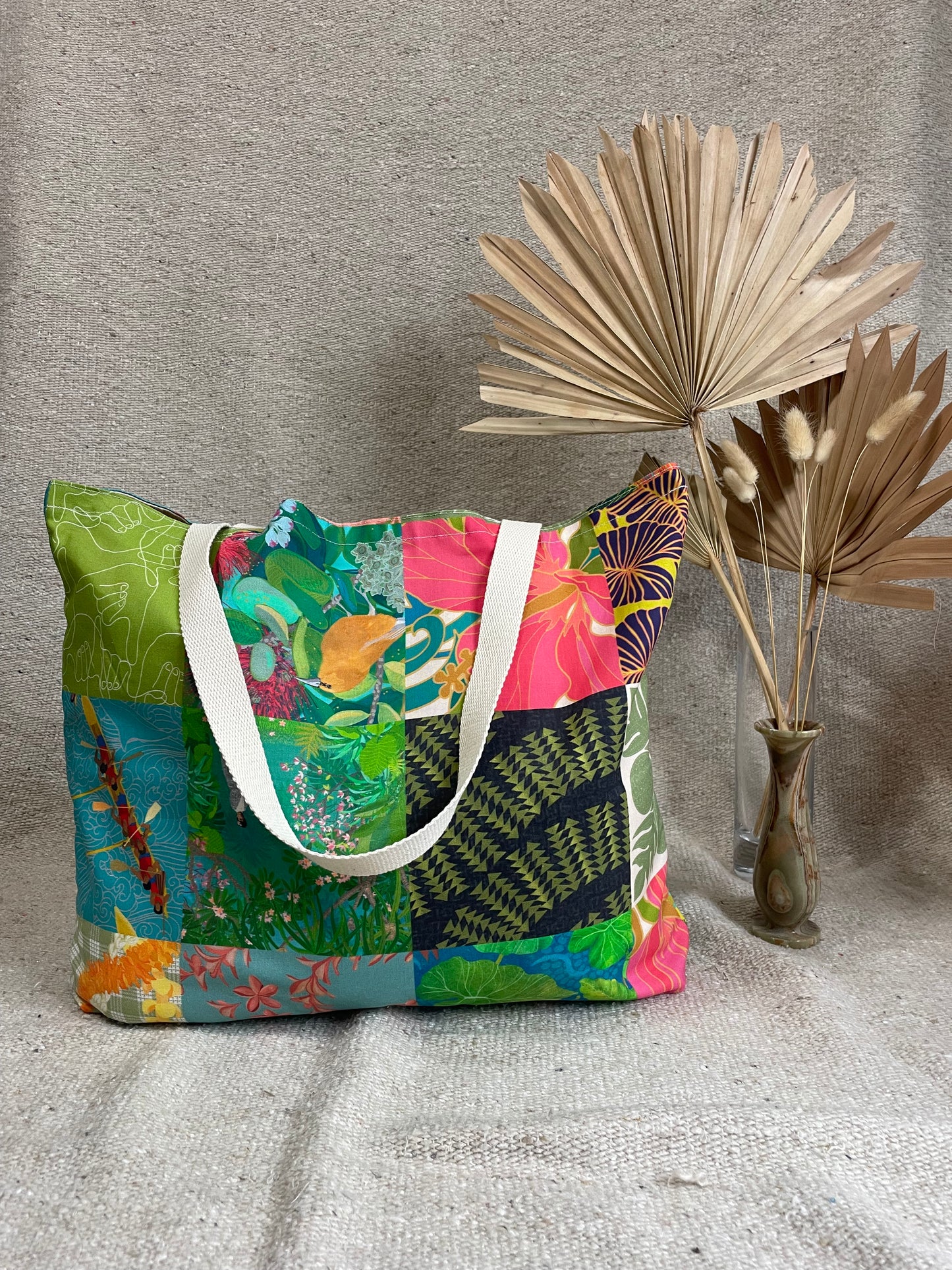 Hwn patch Queen Everything tote