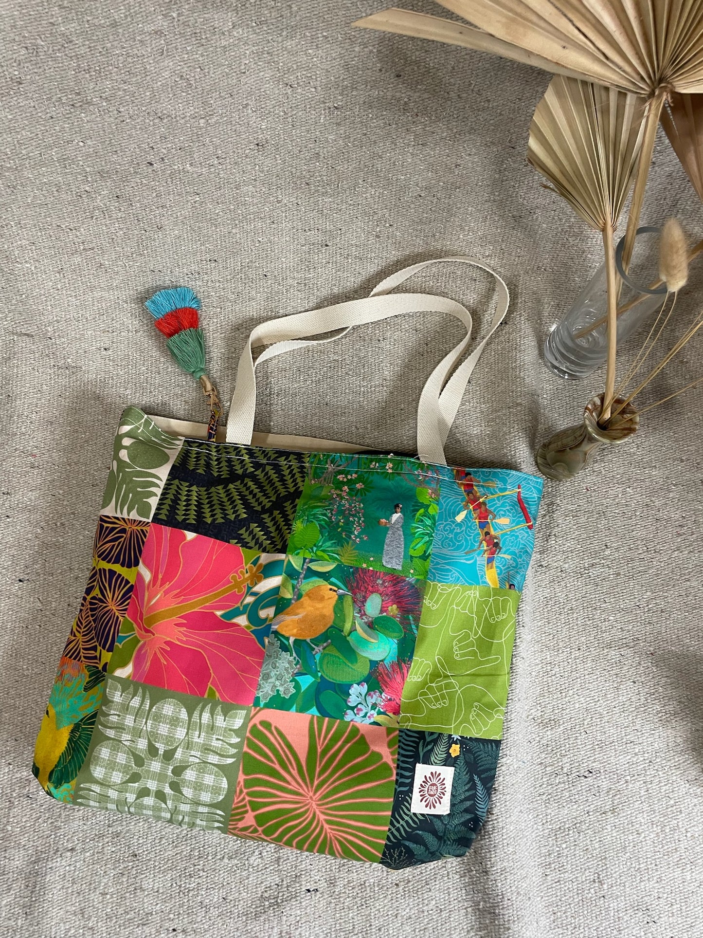 Hwn patch Queen Everything tote