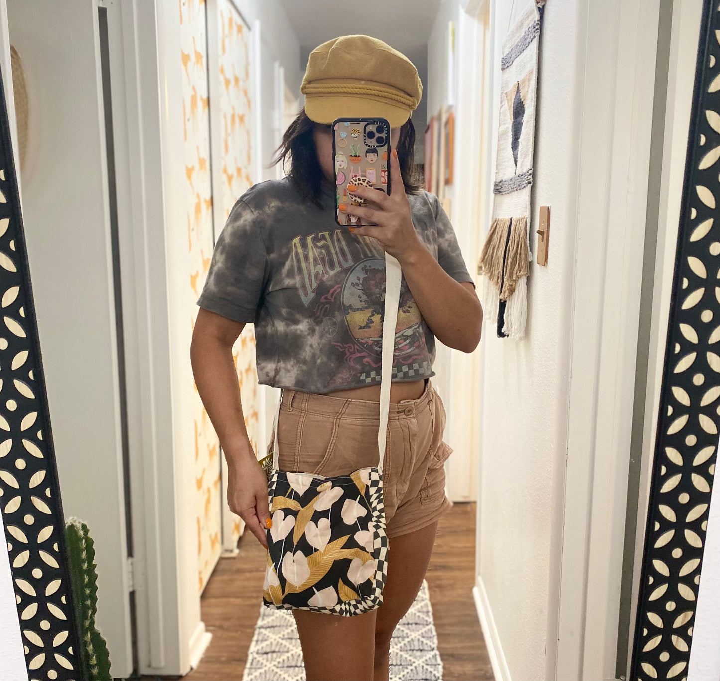 Black anthurium Mel Crossbody