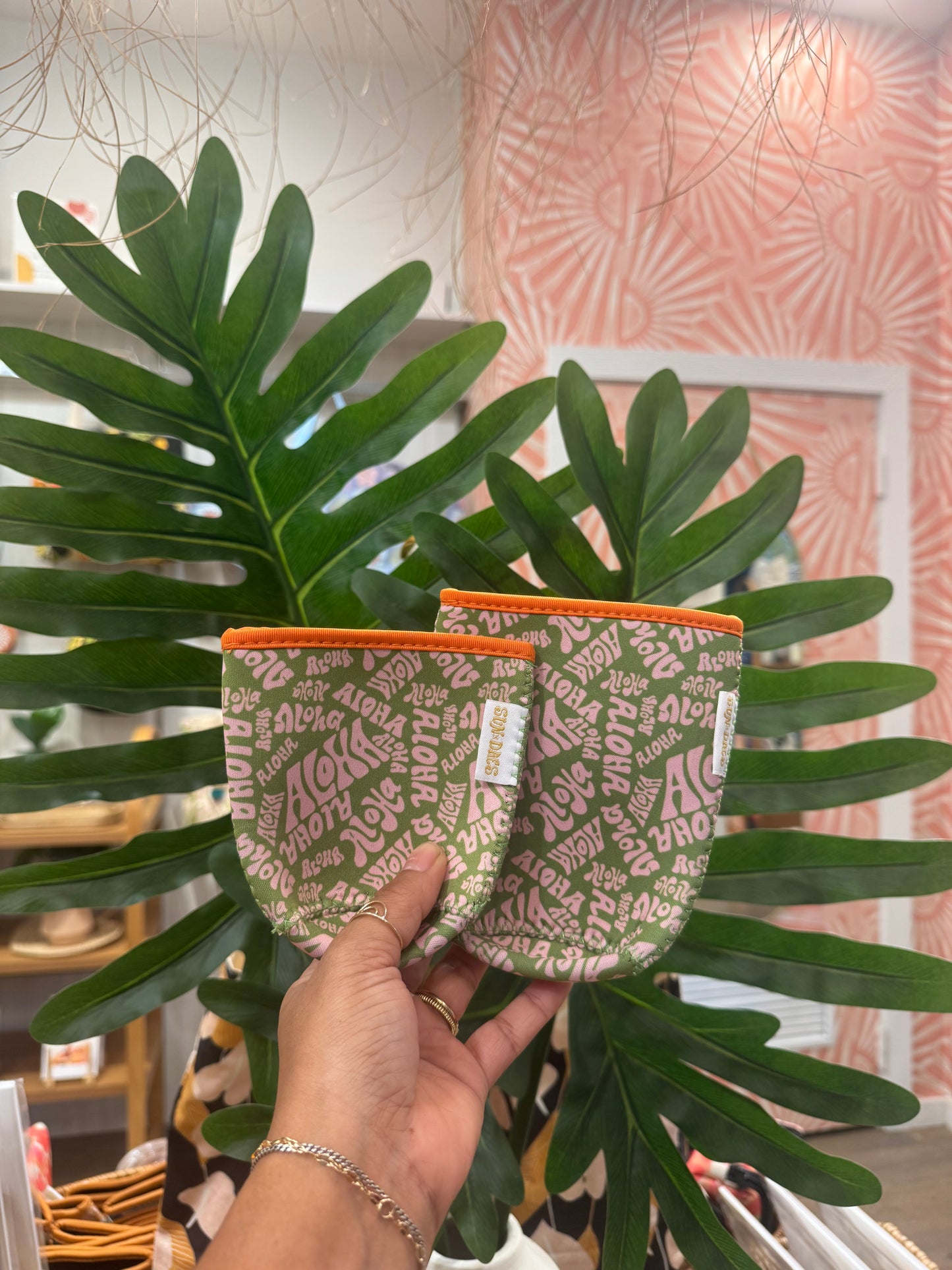 Green Aloha coffee sleeve LRG