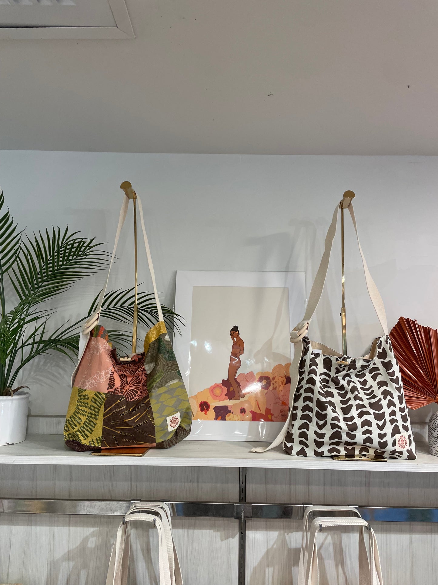 Lisa adjustable Hobo Crossbody
