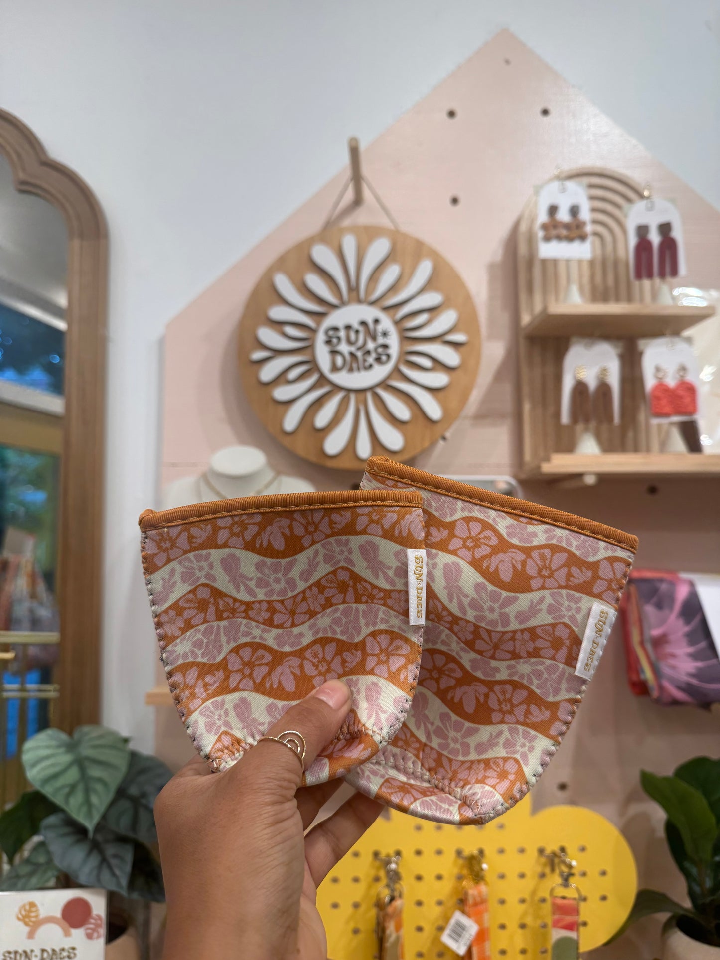 Pink & Orange Wavy Pua Coffee Sleeve SML