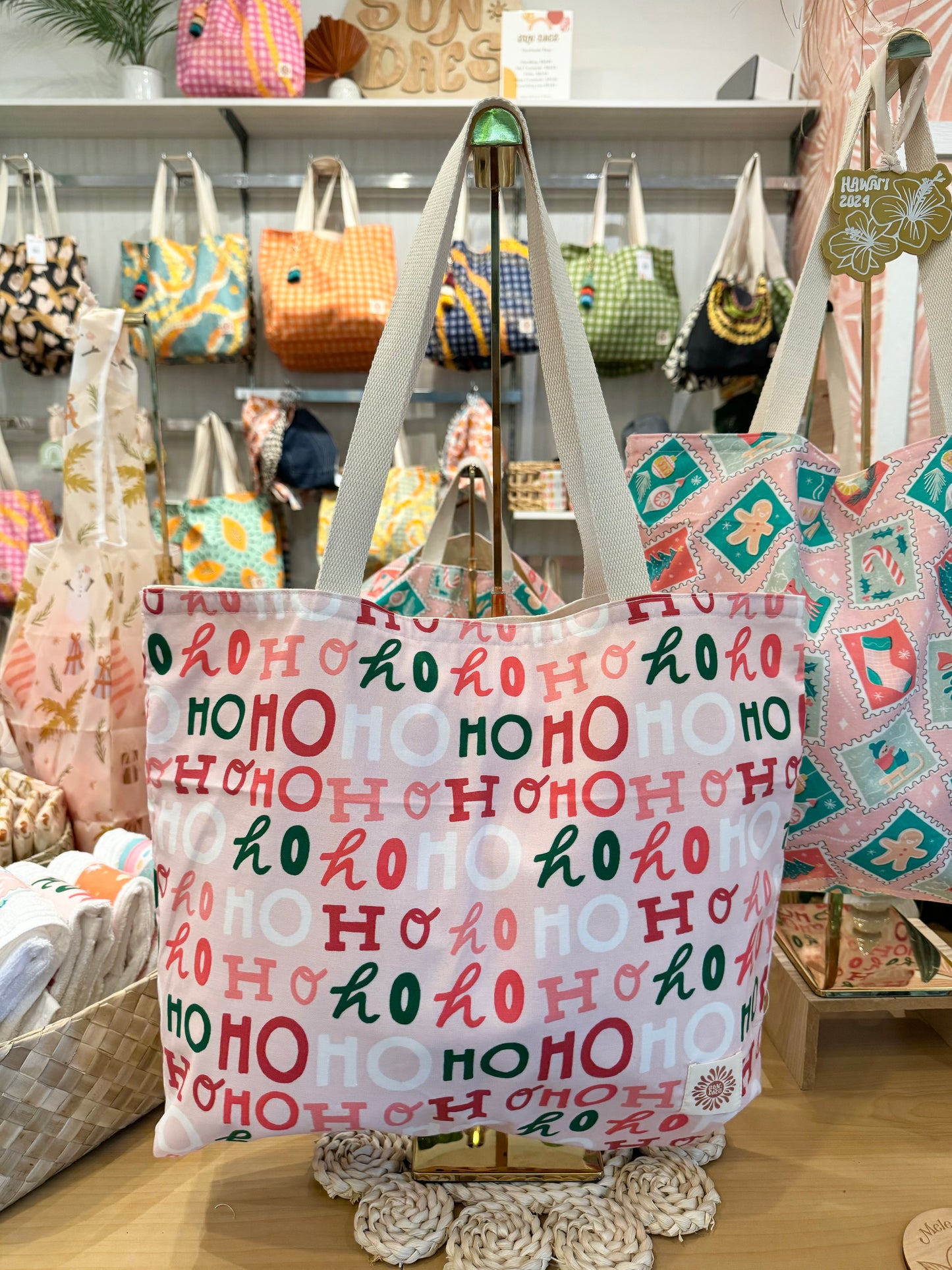 Holiday totes