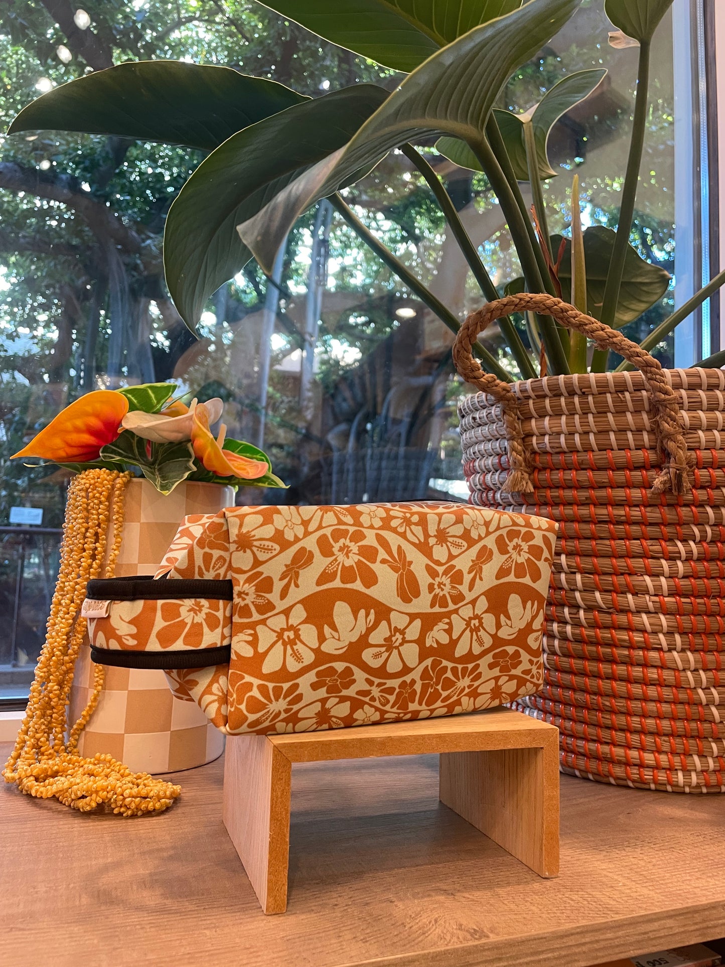 Wavy Pua Holoholo Pouch