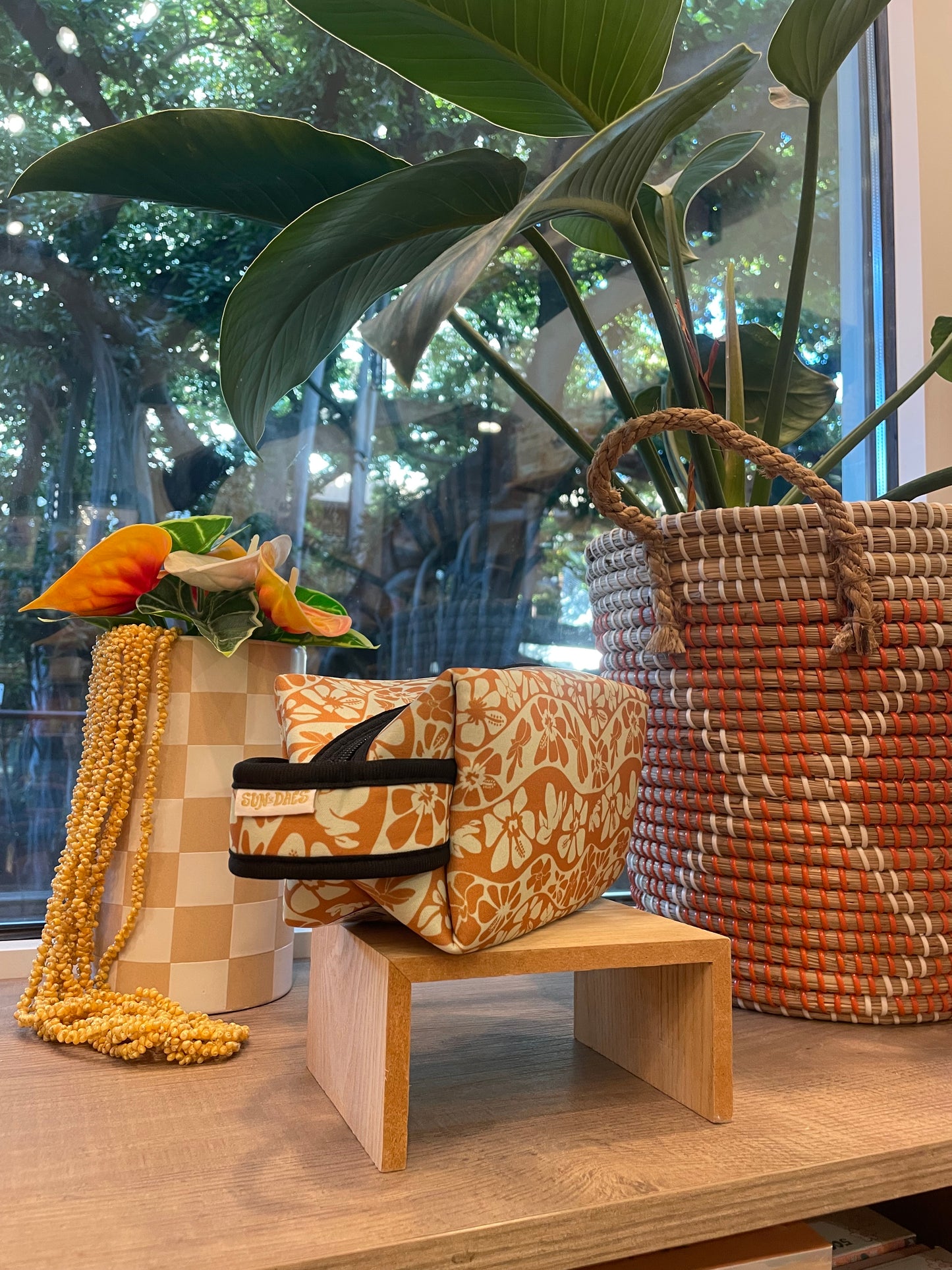 Wavy Pua Holoholo Pouch