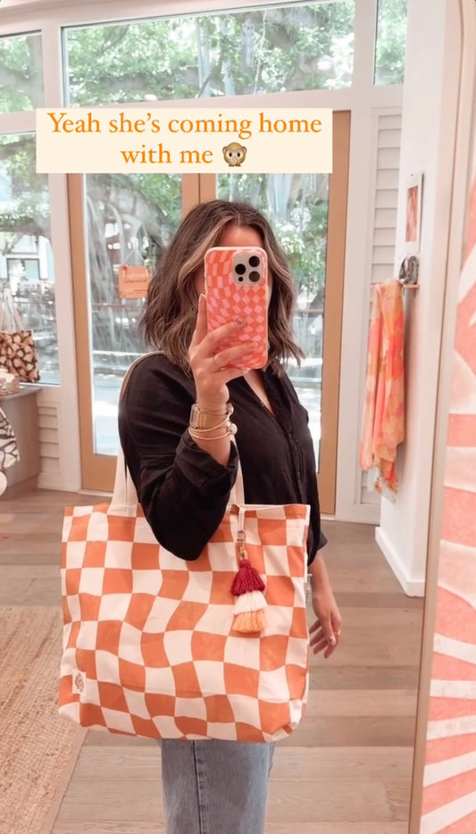 Wavy Checkered Everything tote