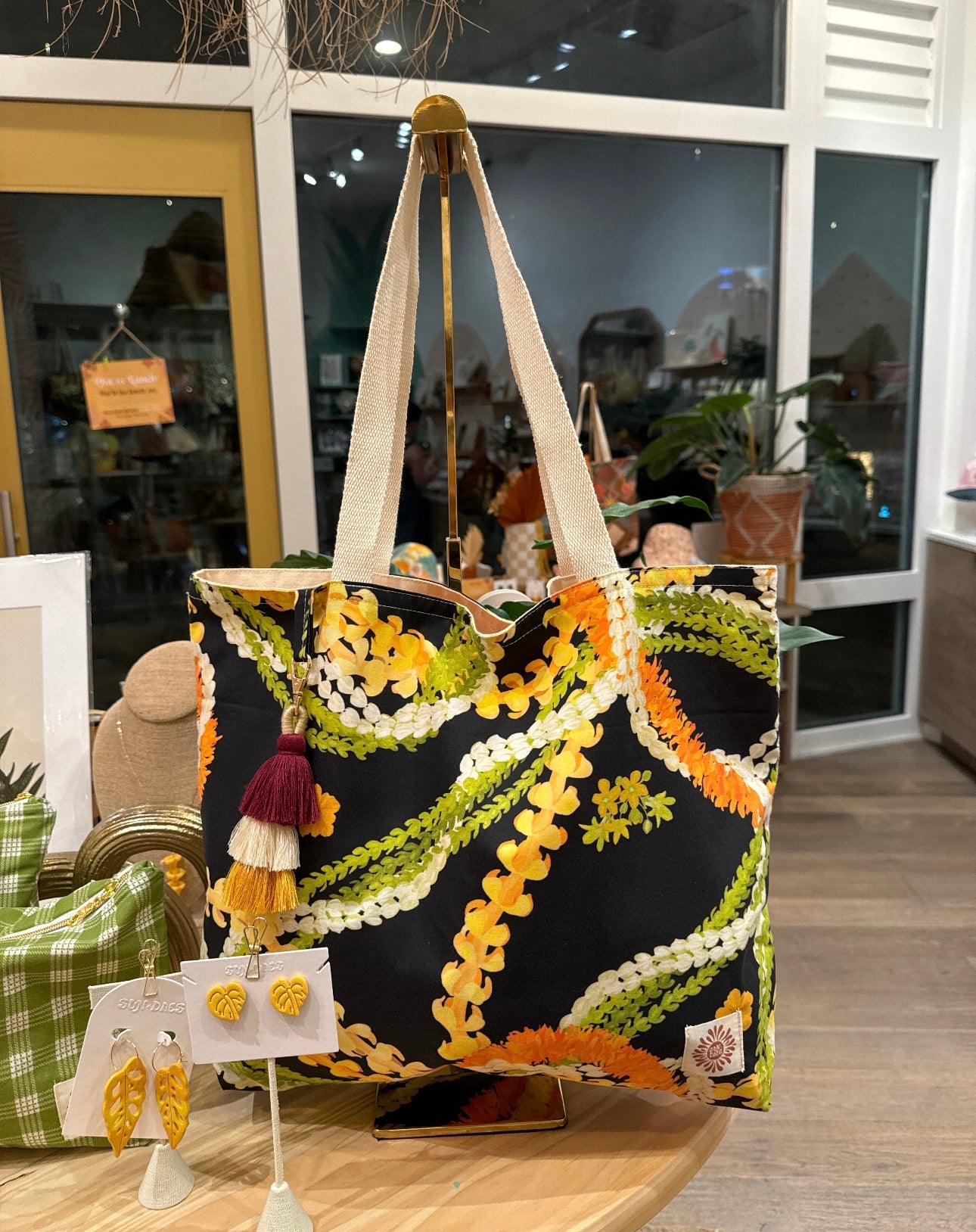 Everything tote MIH back stock