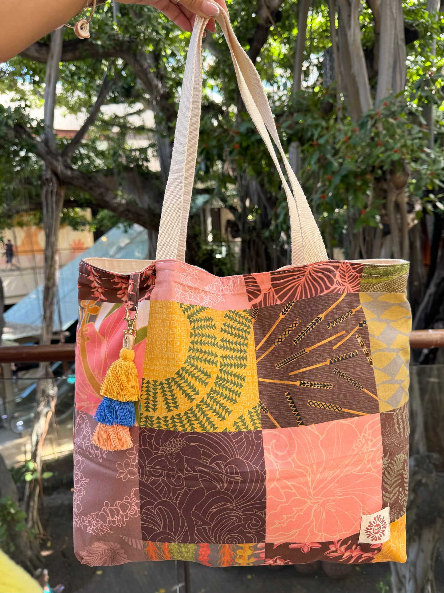 HWN Patchwork in everything tote