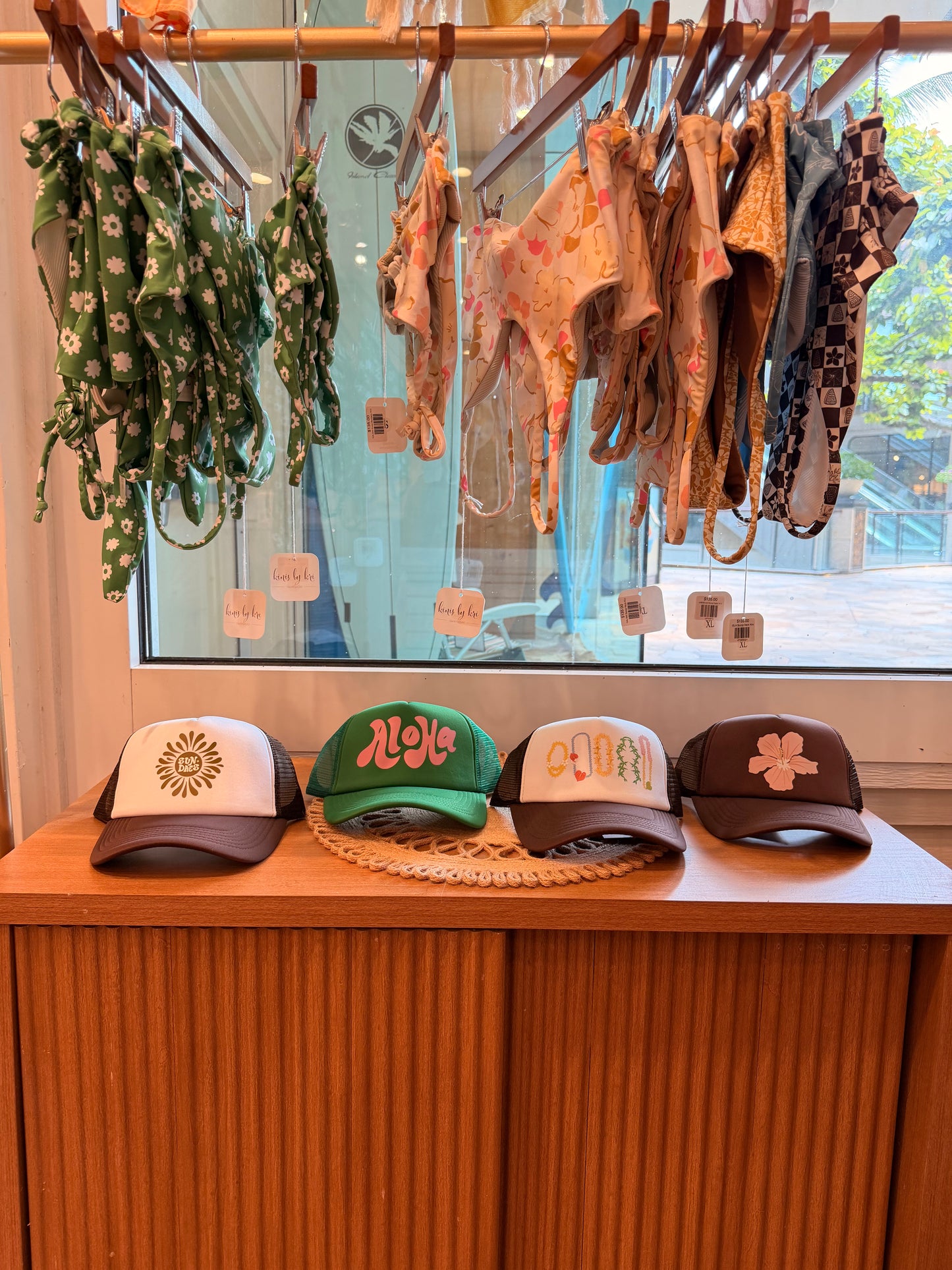 Sun.daes Trucker Hat