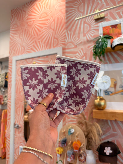 Lilac Naupaka checker coffee sleeve lg