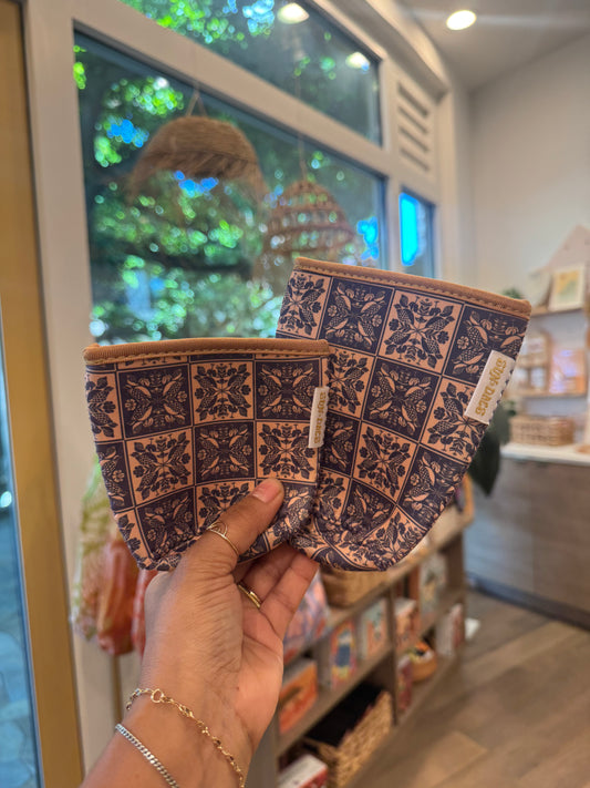 Blue shell coffee sleeve SML
