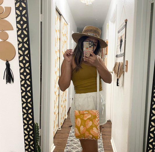 Mel crossbody in mustard anthurium